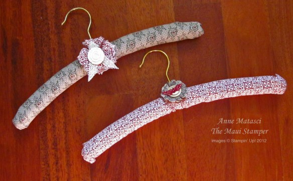 Maui Stamper Deck the Halls with Beautiful Hangers