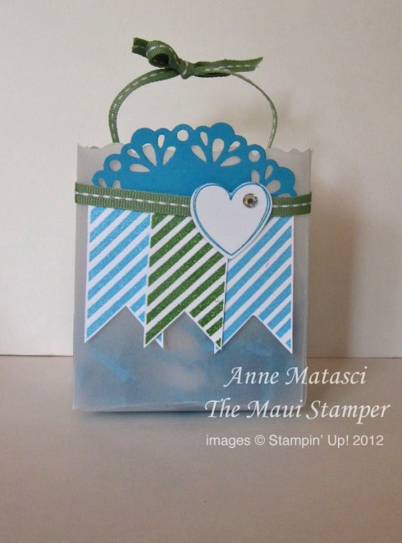 Maui Stamper Hearts a Flutter Luminaria
