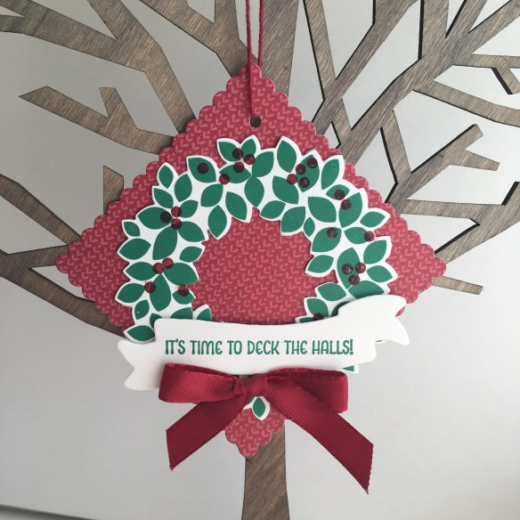 Maui Stamper RemARKable Presents & Pinecones with Wondrous Wreath